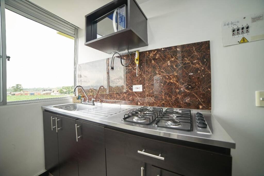 Apartamento Cerca Parque Del Cafe Con Piscina มอนเตเนโกร ภายนอก รูปภาพ