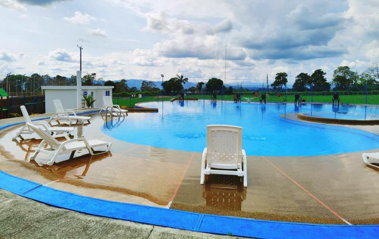Apartamento Cerca Parque Del Cafe Con Piscina มอนเตเนโกร ภายนอก รูปภาพ